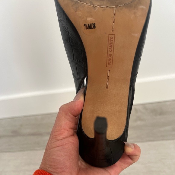 VINCE CAMUTO BLACK LEATHER POINTY PUMPS MULE - Picture 5 of 5